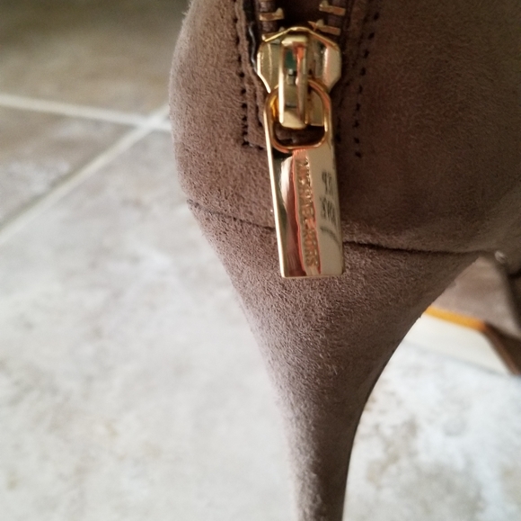 Michael Kors heels - Picture 3 of 6